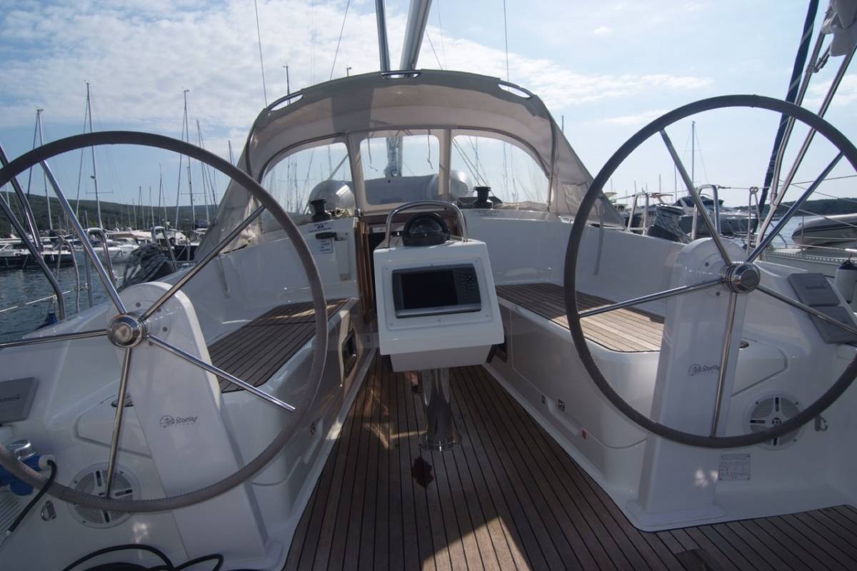 Bavaria Cruiser 37, Dori | Yacht Charter Croatia