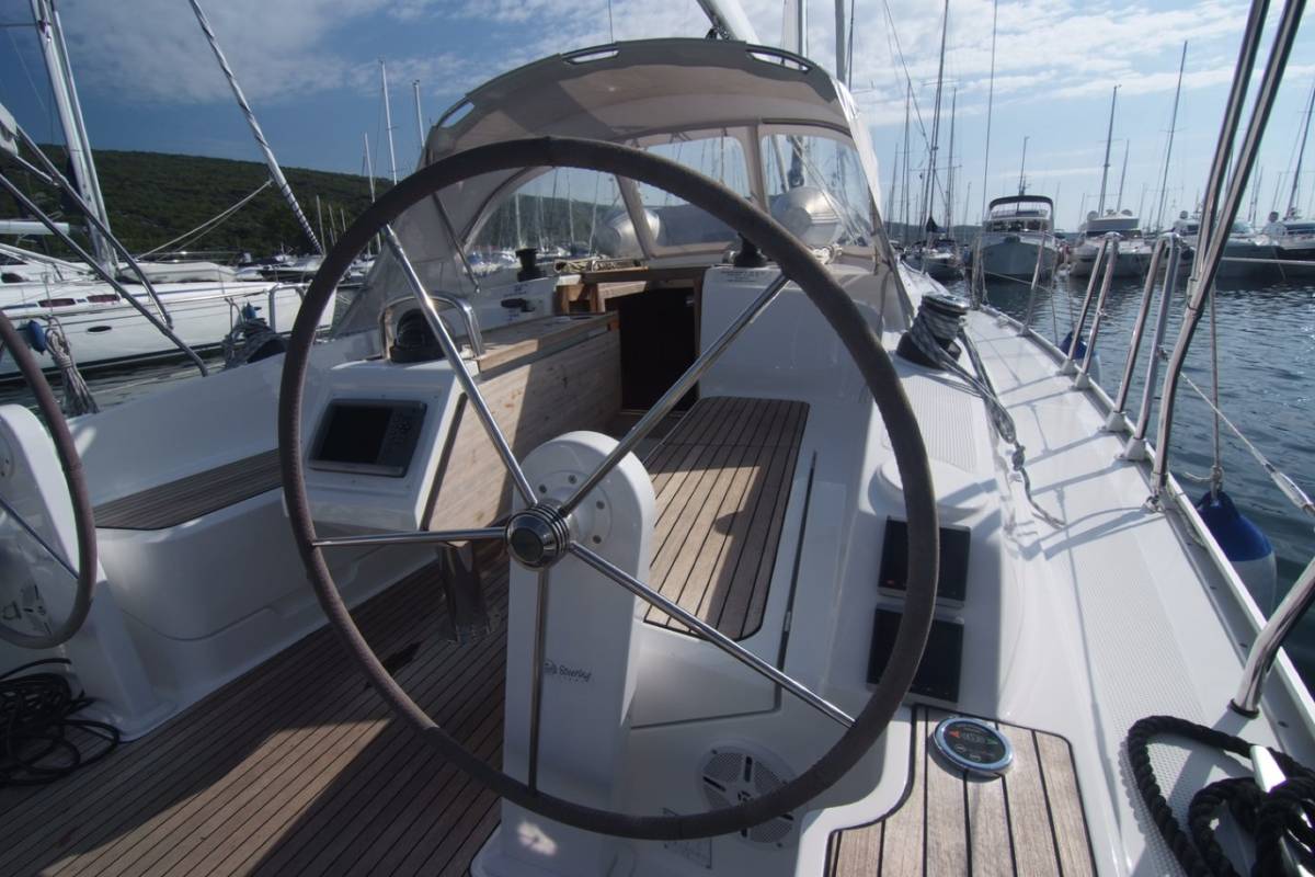 Bavaria Cruiser 37, Dori | Yacht Charter Croatia