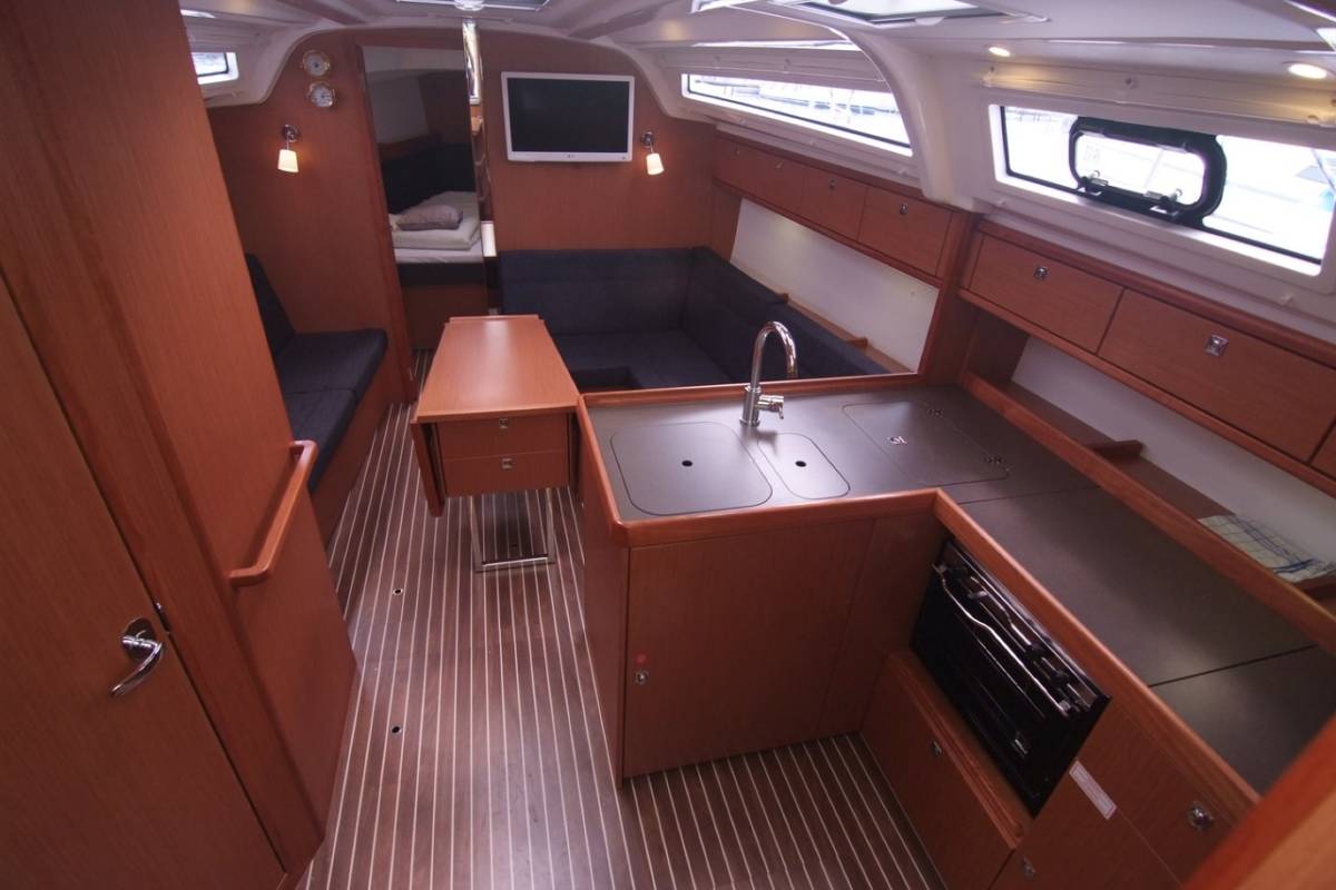 Bavaria Cruiser 37, Dori | Yacht Charter Croatia