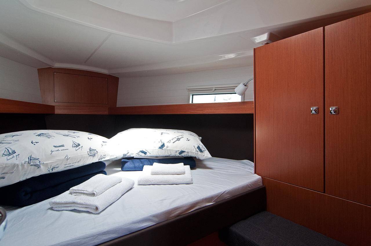 Bavaria Cruiser 37, Adria Nina | Noleggio di Yacht Croazia
