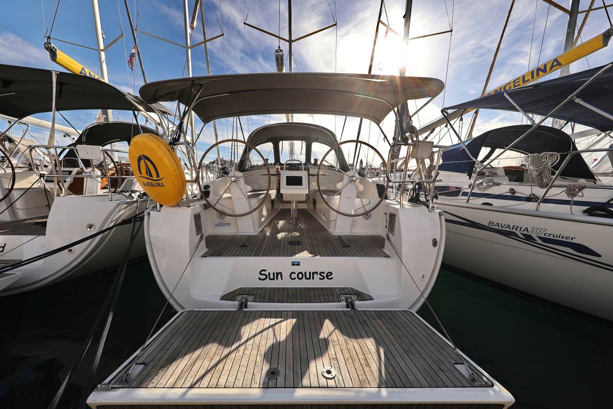 Bavaria Cruiser 37, Sun Course | Yacht Charter Croatia