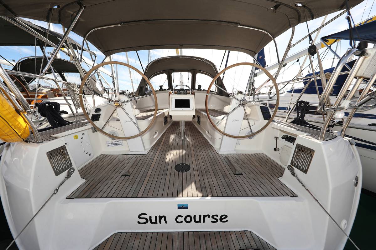 Bavaria Cruiser 37, Sun Course | Yacht Charter Croatia