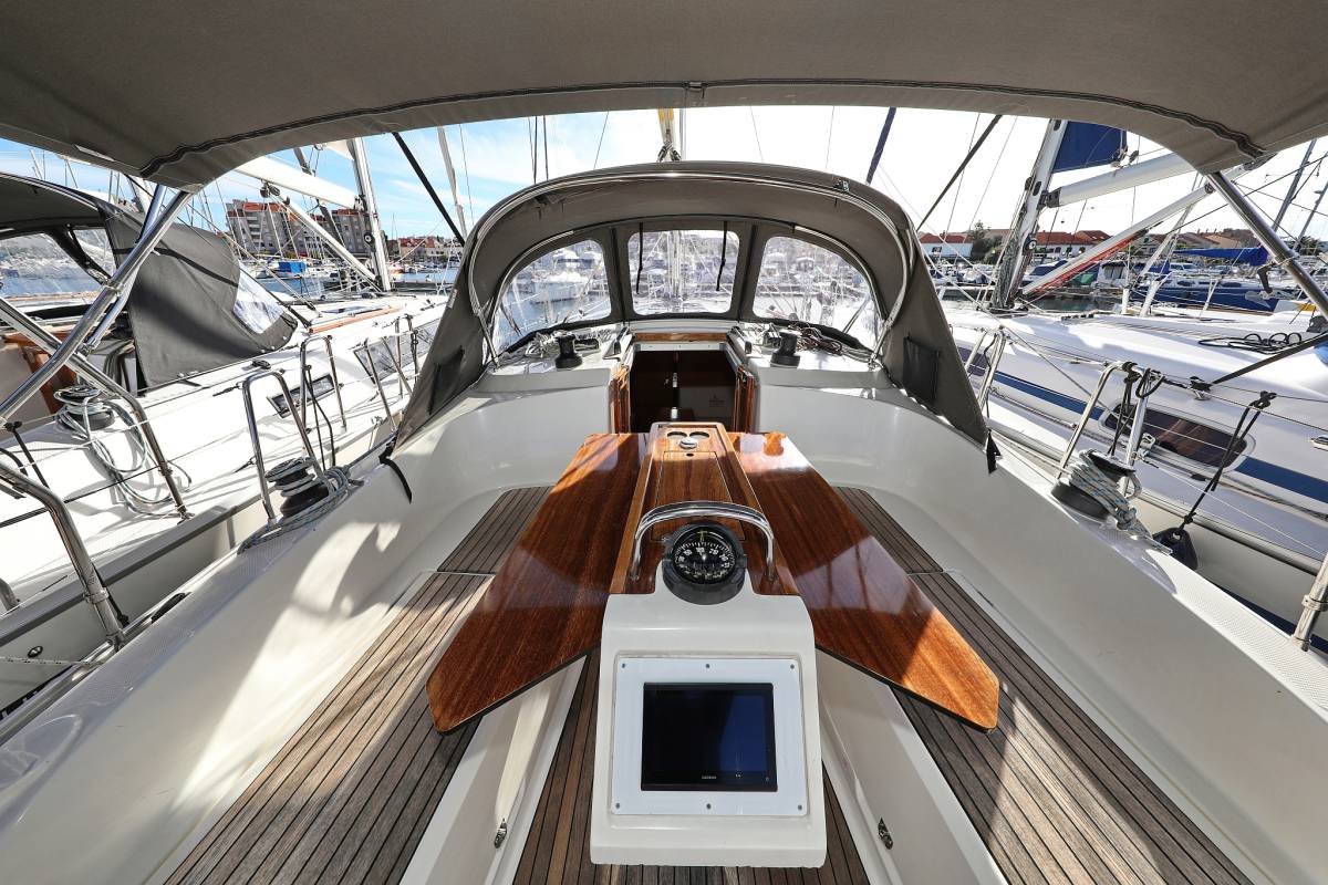 Bavaria Cruiser 37, Sun Course | Yacht Charter Croatia