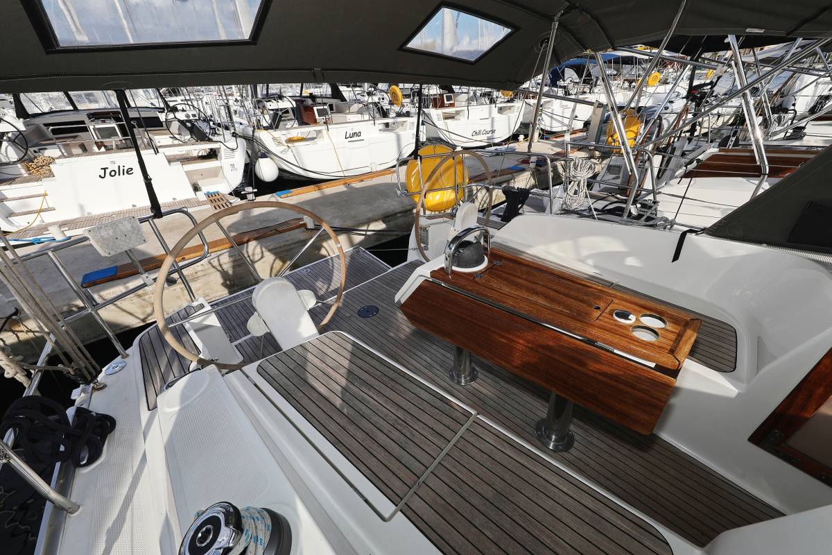Bavaria Cruiser 37, Sun Course | Yacht Charter Croatia