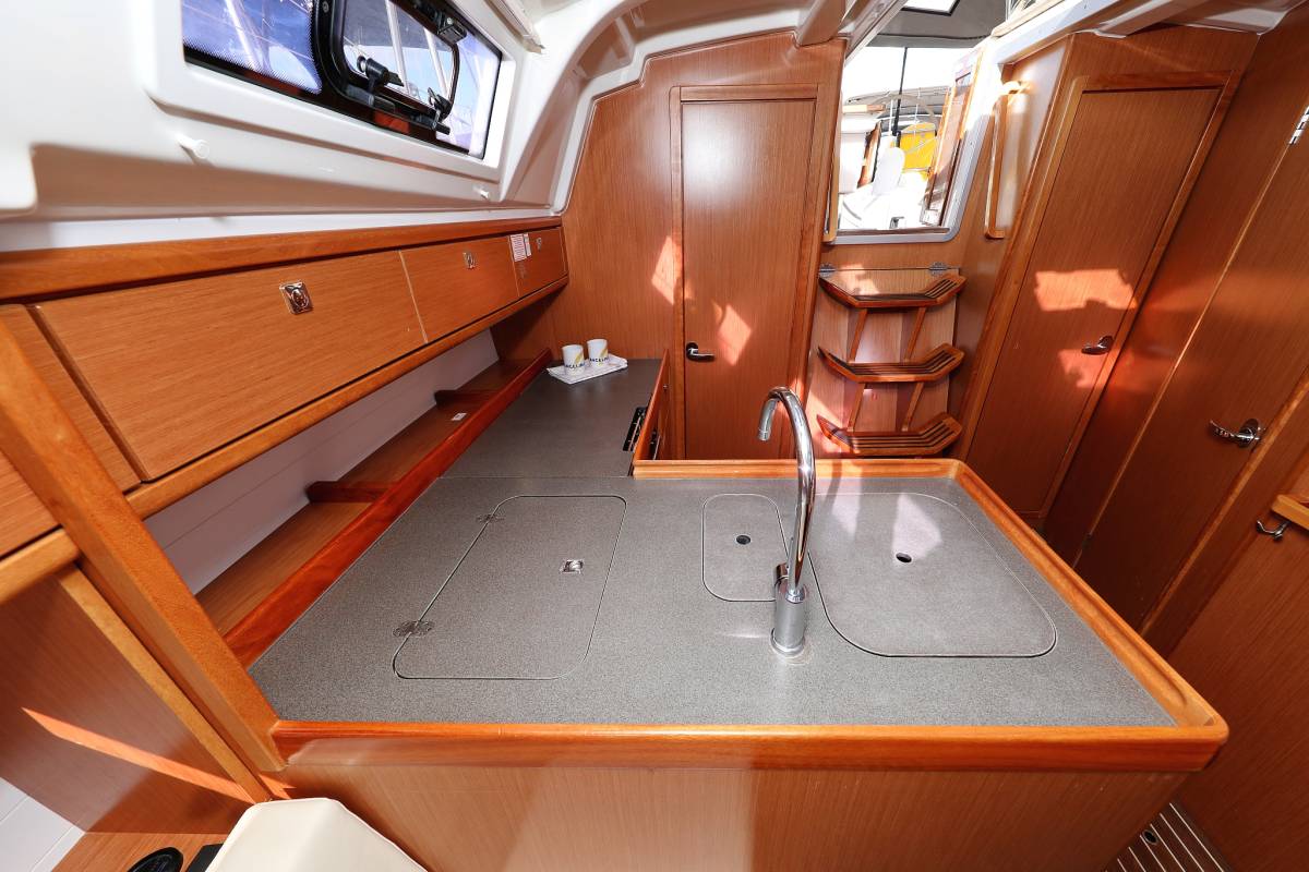 Bavaria Cruiser 37, Sun Course | Yacht Charter Croatia