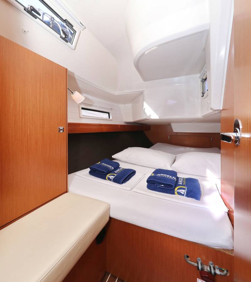 Bavaria Cruiser 37, Sun Course | Yacht Charter Croatia