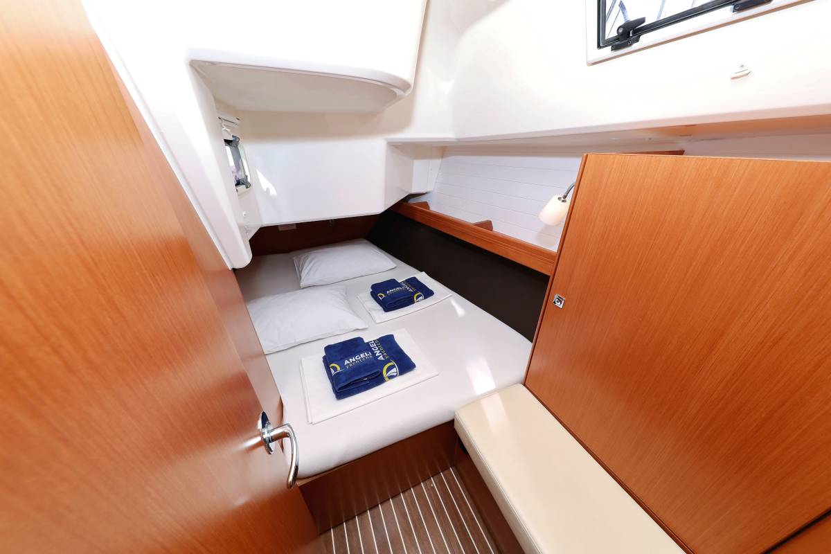 Bavaria Cruiser 37, Sun Course | Yacht Charter Croatia