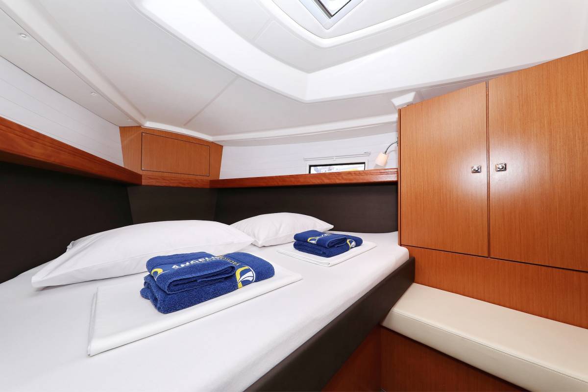Bavaria Cruiser 37, Sun Course | Yacht Charter Croatia