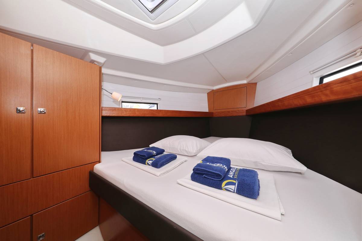 Bavaria Cruiser 37, Sun Course | Yacht Charter Croatia