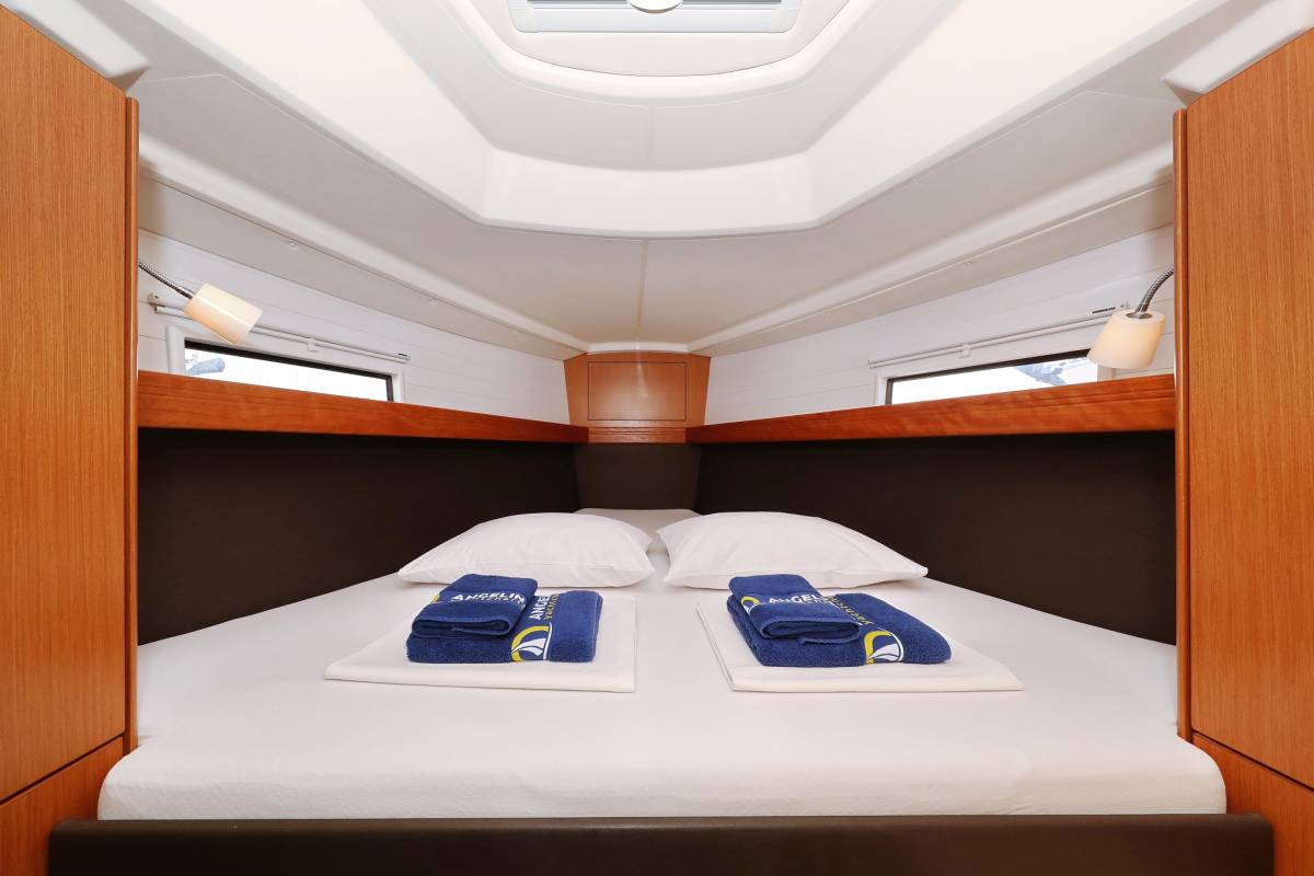 Bavaria Cruiser 37, Sun Course | Yacht Charter Croatia