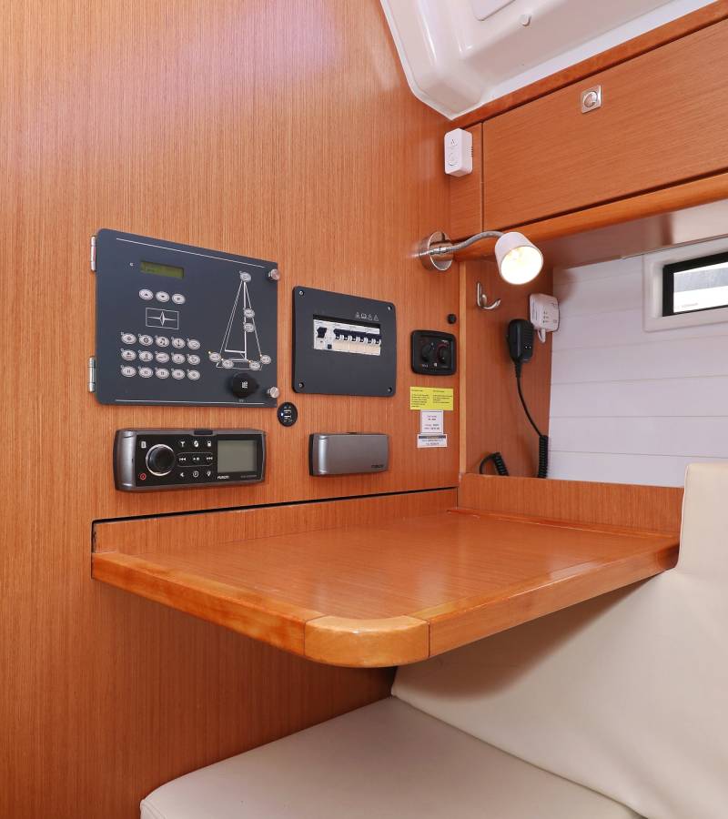 Bavaria Cruiser 37, Sun Course | Yacht Charter Croatia