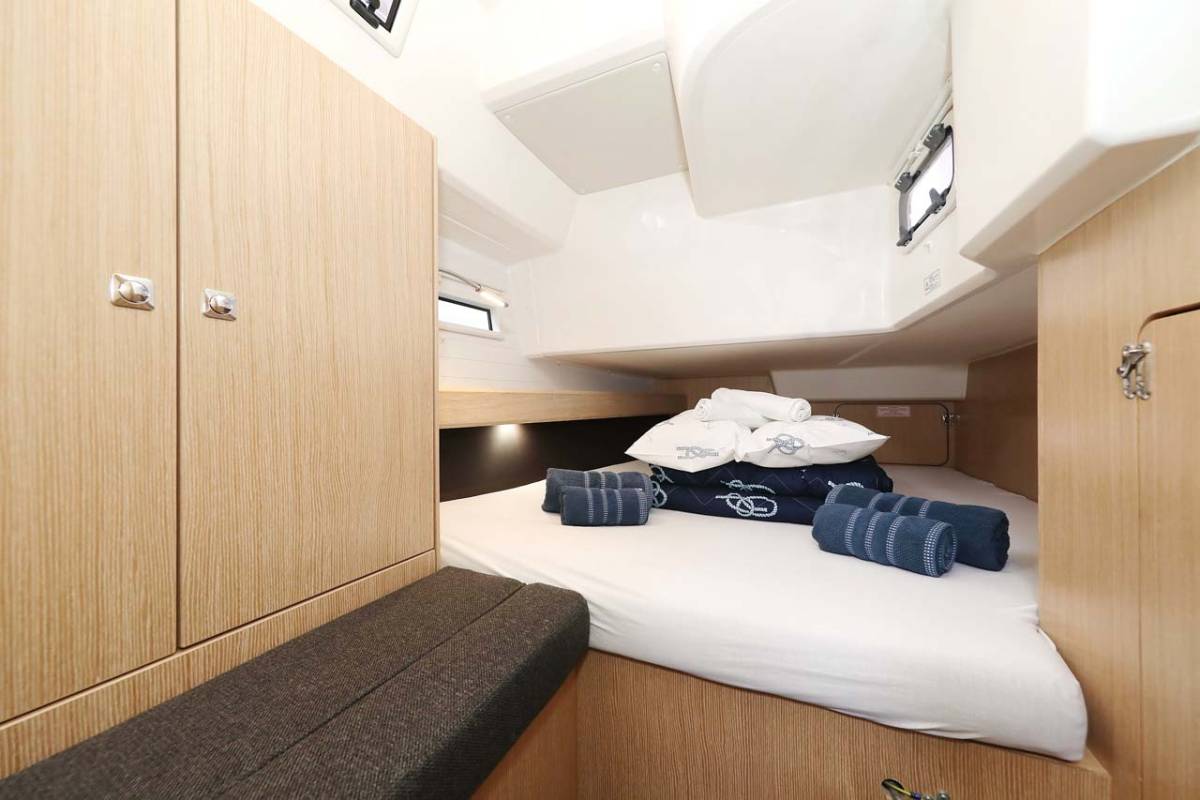 Bavaria Cruiser 41 Style, Anegada | Yacht Charter Croatia