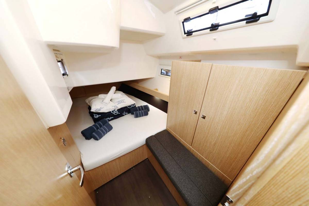 Bavaria Cruiser 41 Style, Anegada | Yacht Charter Croatia