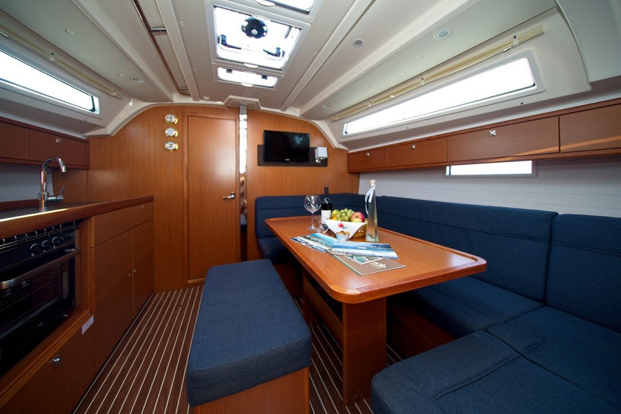 Bavaria Cruiser 41, MH 72 | Yacht Charter Croatia
