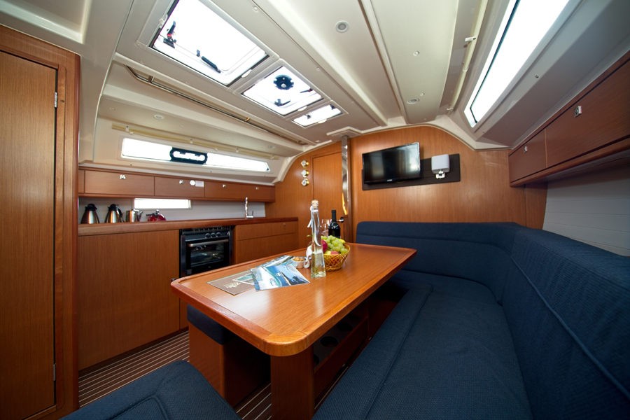 Bavaria Cruiser 41, MH 72 | Yacht Charter Croatia