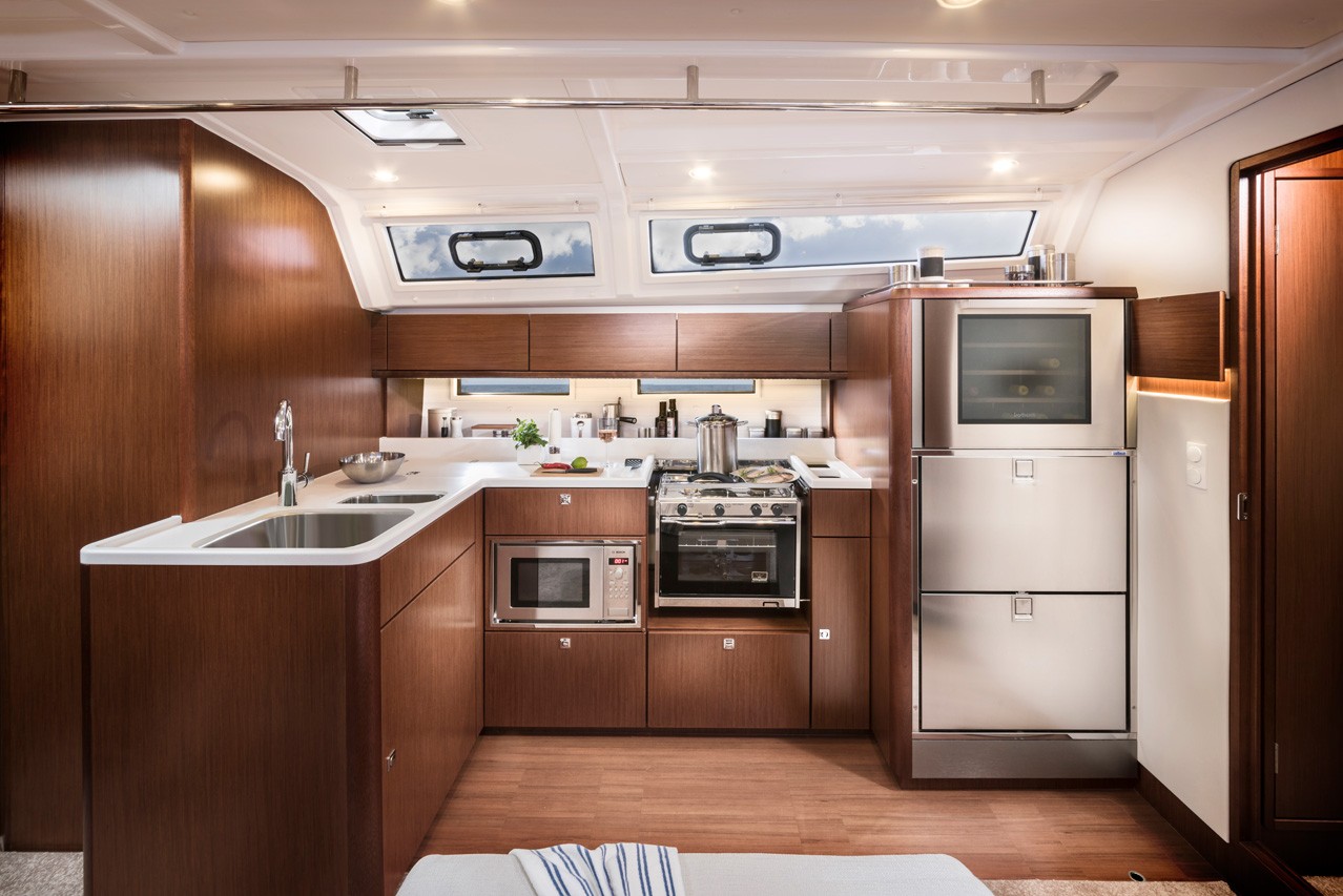 Bavaria Cruiser 46 Style, Lyra | Yacht Charter Croatia