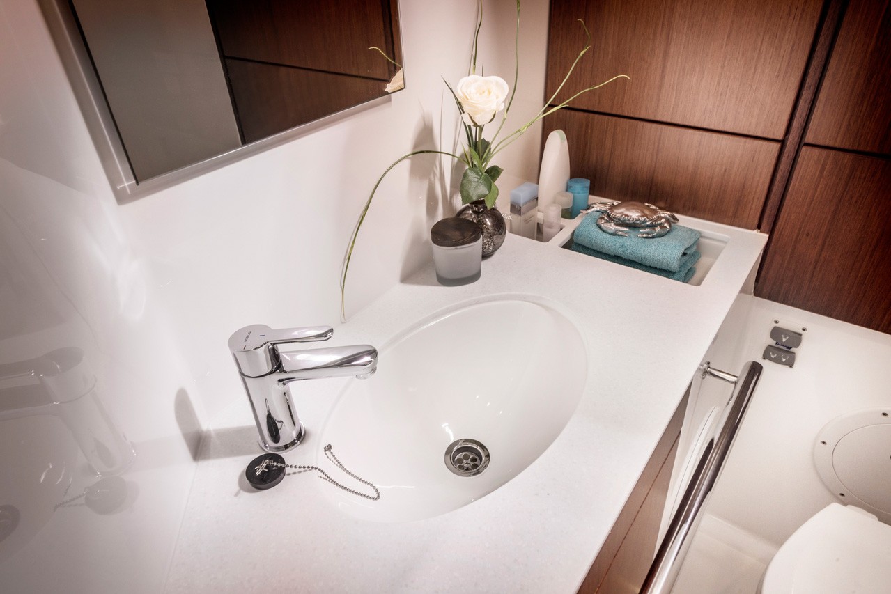 Bavaria Cruiser 46 Style, Lyra | Yacht Charter Croatia