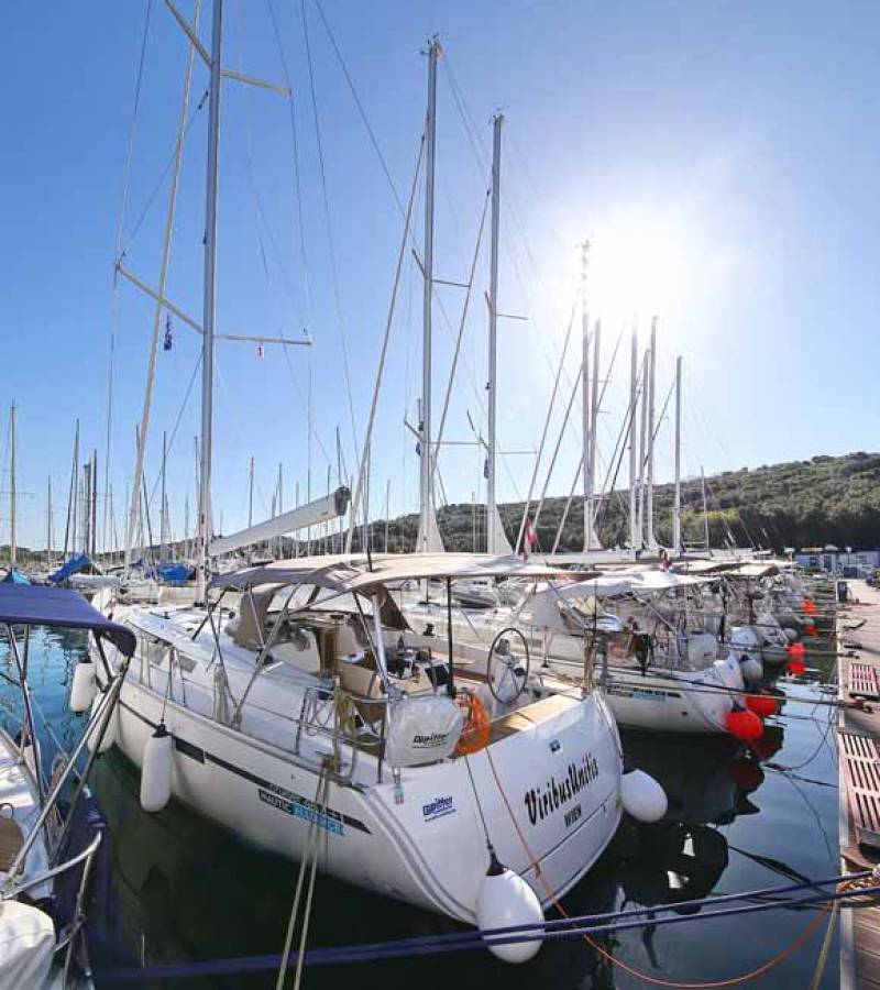Bavaria Cruiser 46, Viribus Unitis | Yacht Charter Croatia