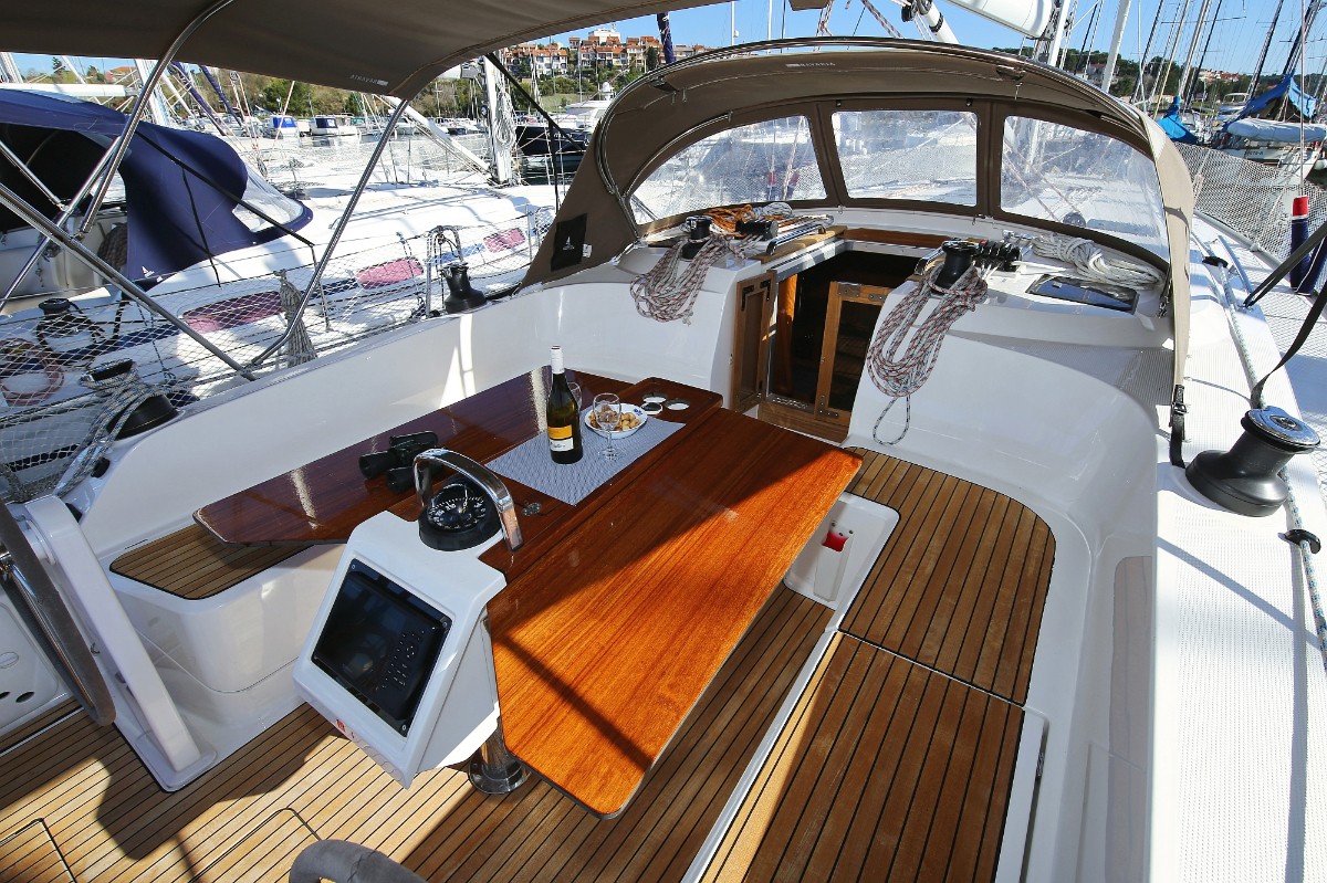 Bavaria Cruiser 46, Viribus Unitis | Yacht Charter Croatia