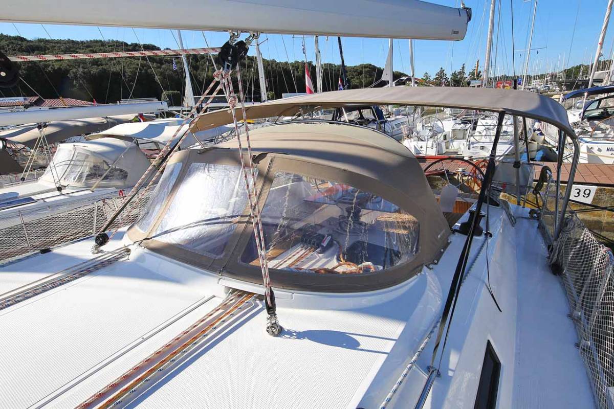 Bavaria Cruiser 46, Viribus Unitis | Yacht Charter Croatia