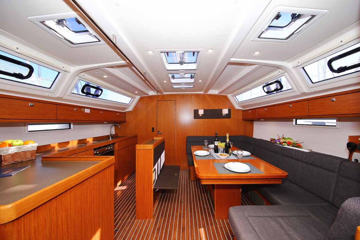 Bavaria Cruiser 46, Viribus Unitis | Yacht Charter Croatia