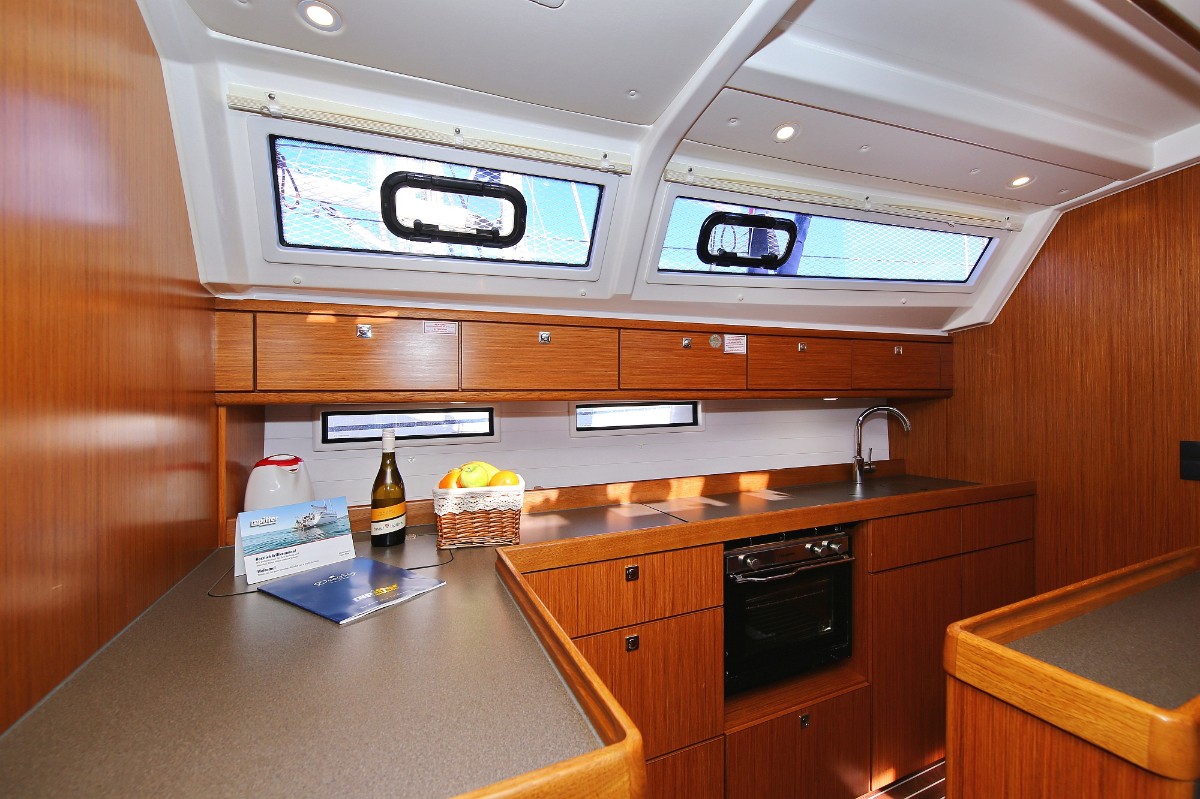 Bavaria Cruiser 46, Viribus Unitis | Yacht Charter Croatia
