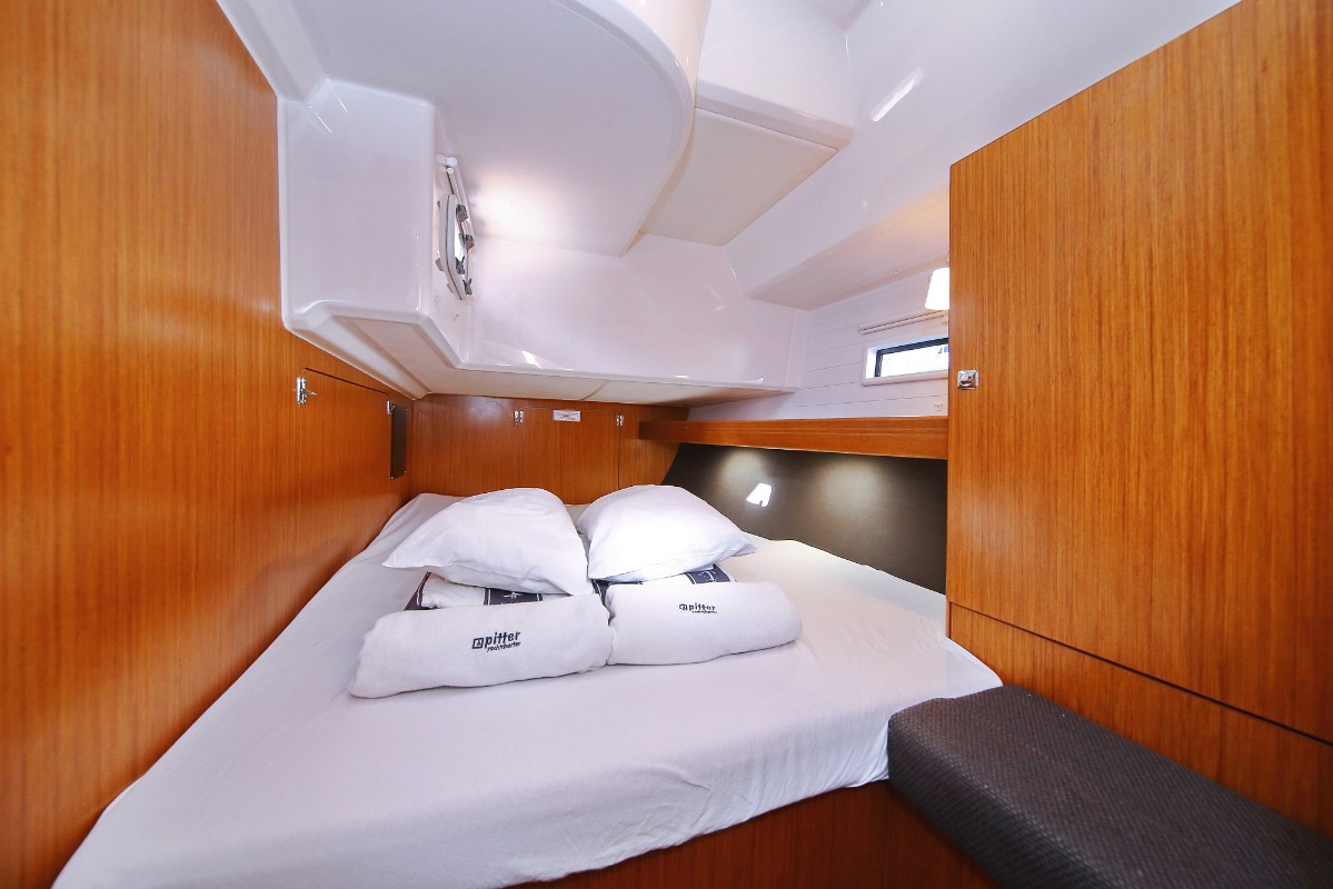 Bavaria Cruiser 46, Viribus Unitis | Yacht Charter Croatia