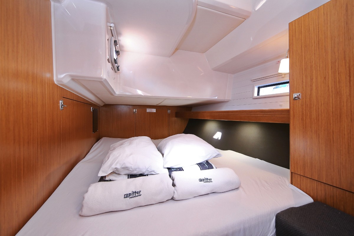 Bavaria Cruiser 46, Viribus Unitis | Yacht Charter Croatia