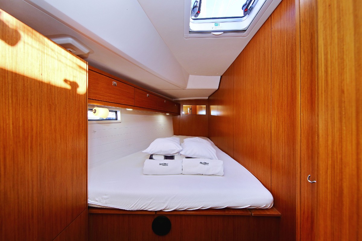 Bavaria Cruiser 46, Viribus Unitis | Yacht Charter Croatia