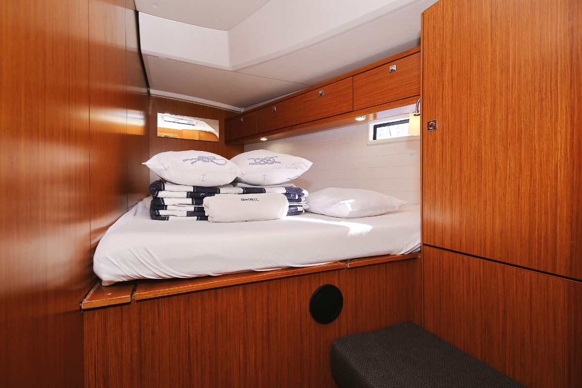 Bavaria Cruiser 46, Viribus Unitis | Yacht Charter Croatia