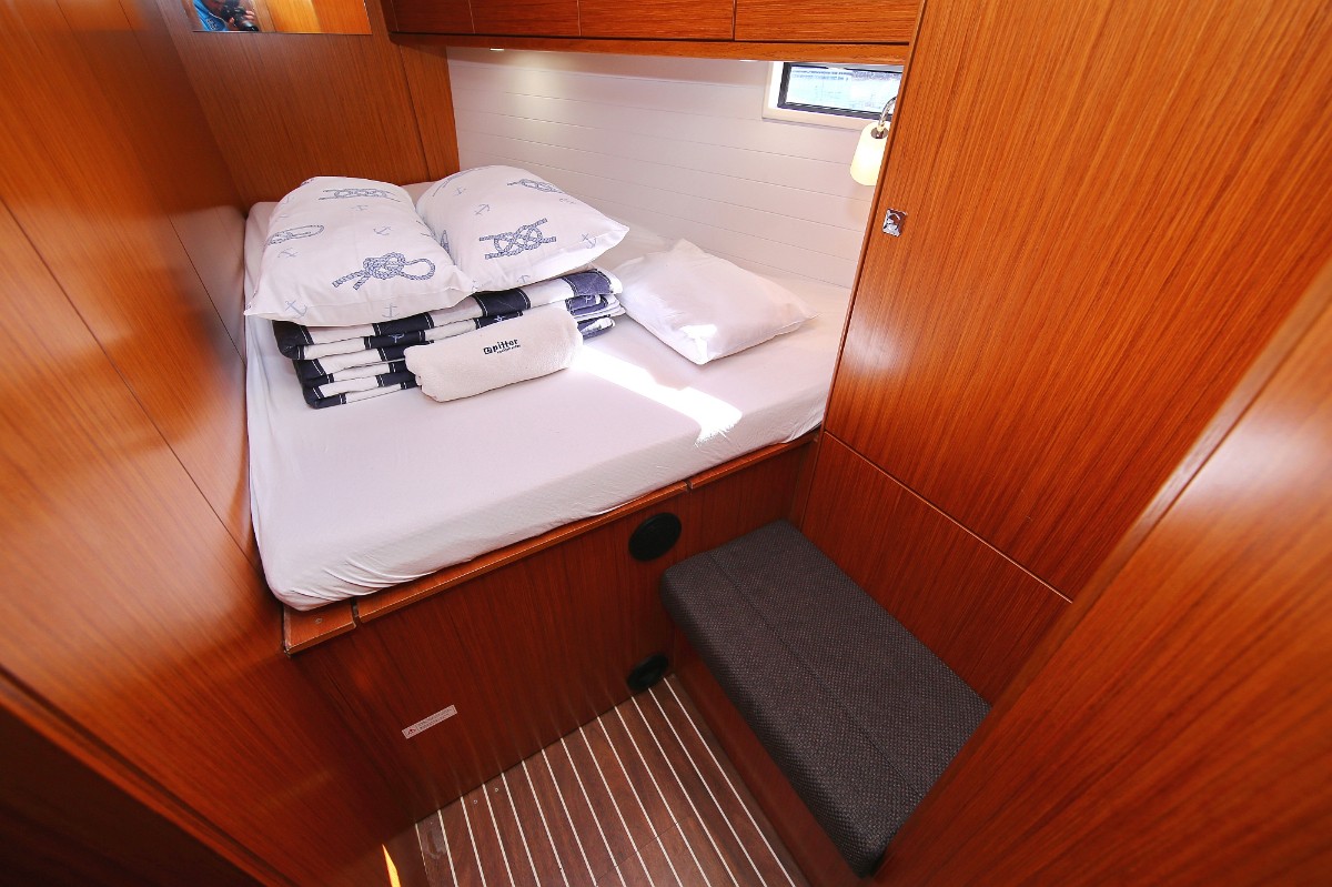 Bavaria Cruiser 46, Viribus Unitis | Yacht Charter Croatia