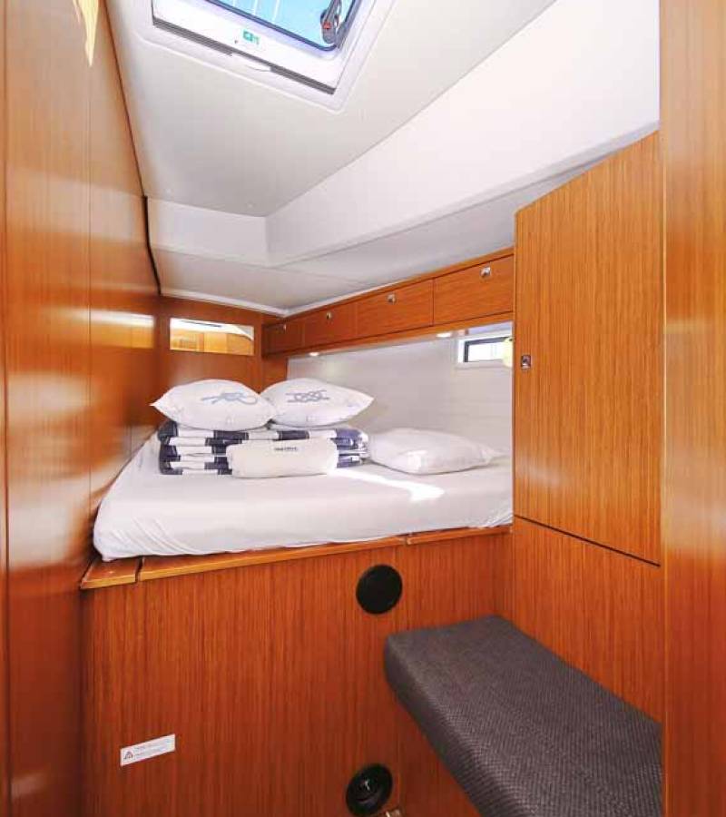 Bavaria Cruiser 46, Viribus Unitis | Yacht Charter Croatia