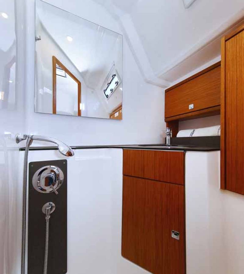 Bavaria Cruiser 46, Viribus Unitis | Yacht Charter Croatia