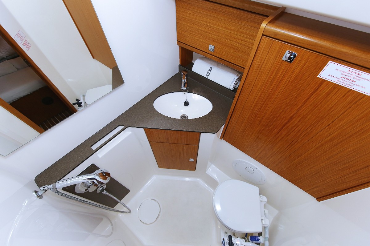 Bavaria Cruiser 46, Viribus Unitis | Yacht Charter Croatia