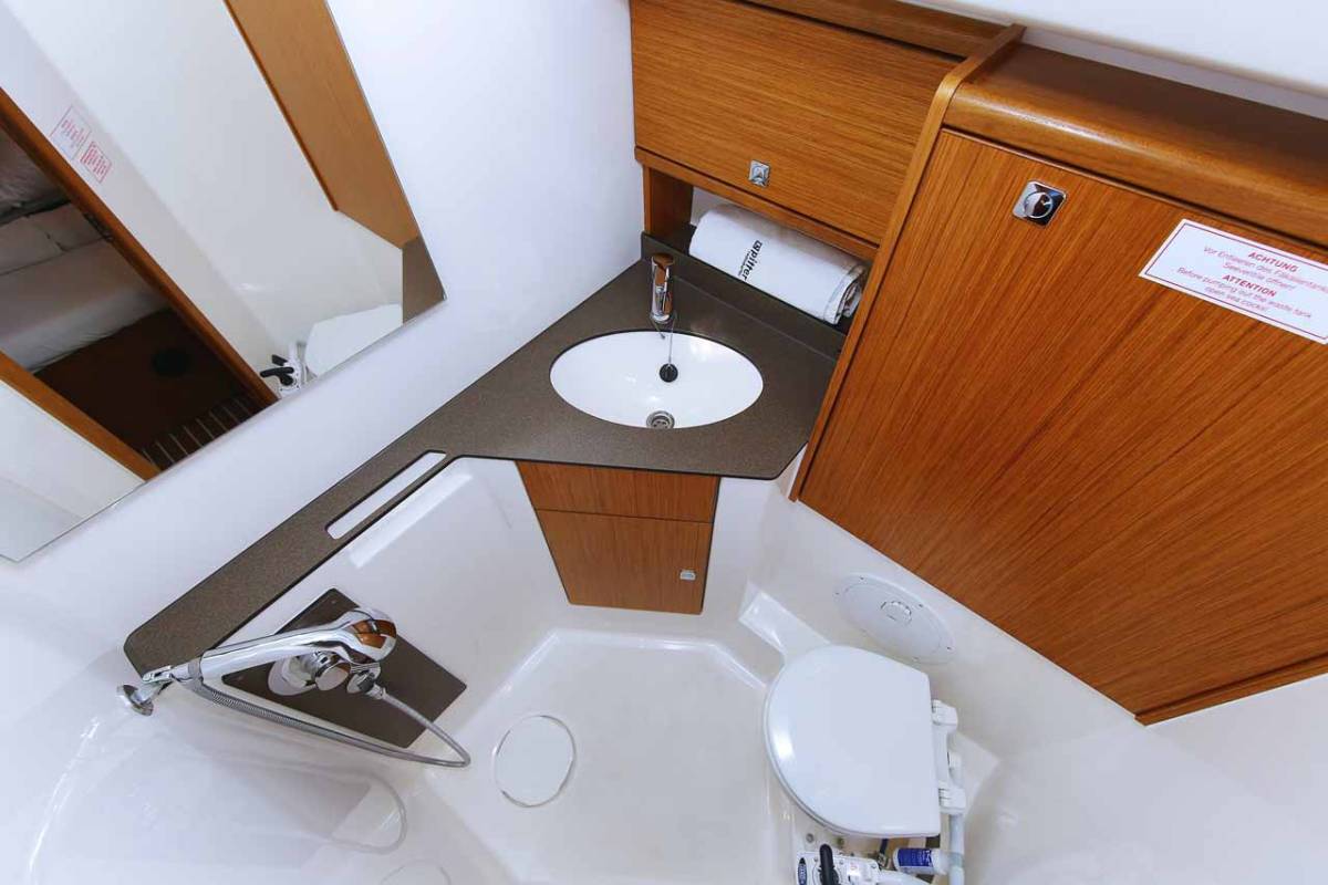 Bavaria Cruiser 46, Viribus Unitis | Yacht Charter Croatia