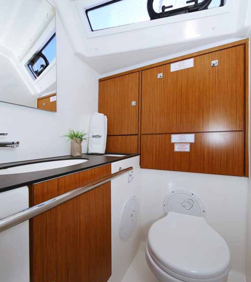 Bavaria Cruiser 46, Viribus Unitis | Yacht Charter Croatia