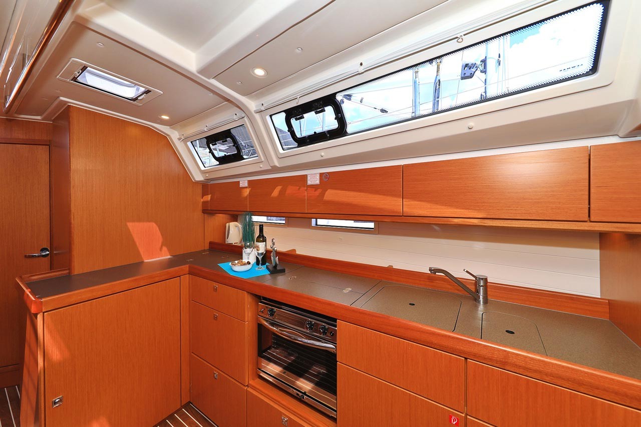 Bavaria Cruiser 46, Avior | Yacht Charter Croatia