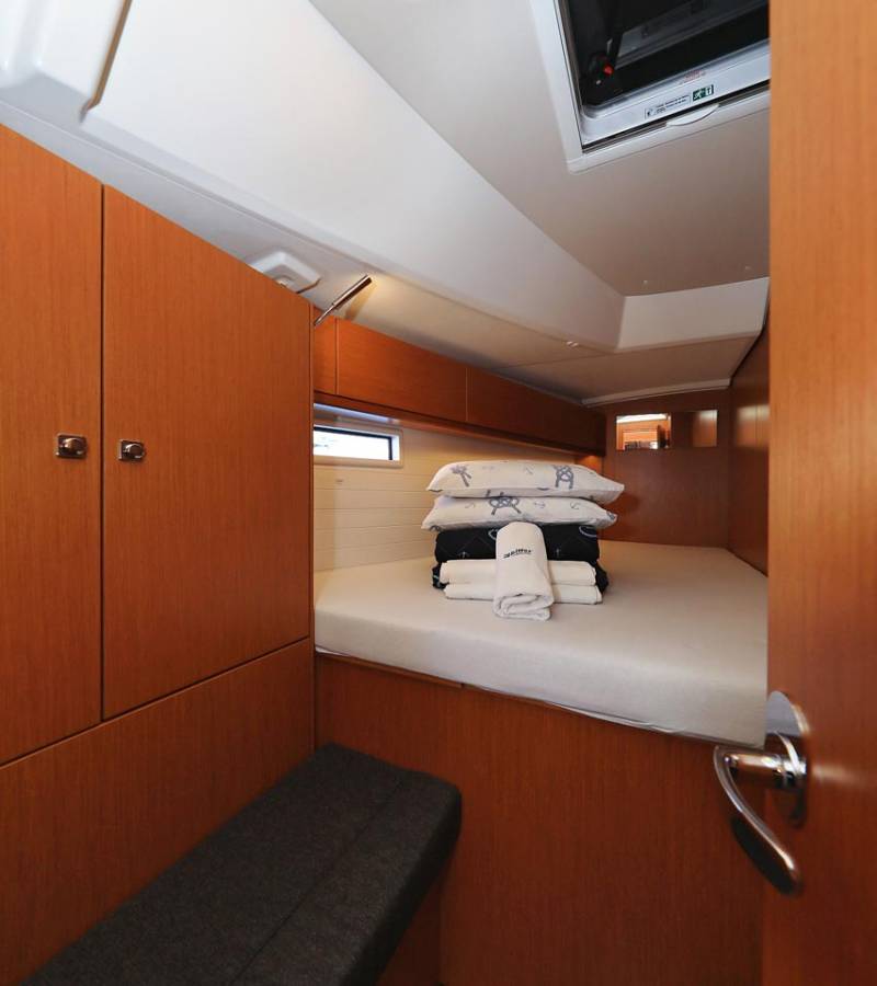 Bavaria Cruiser 46, Avior | Yacht Charter Croatia