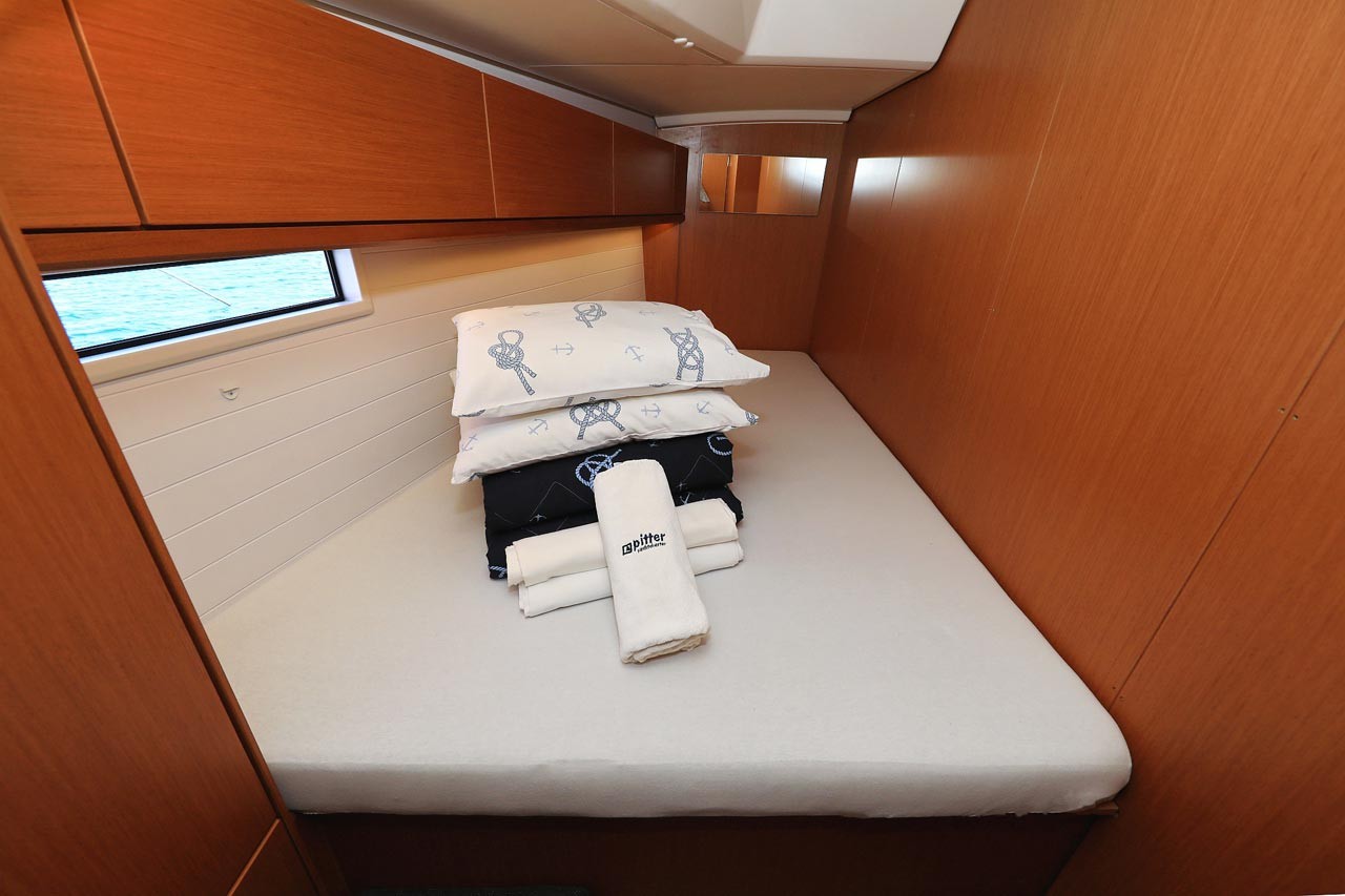 Bavaria Cruiser 46, Avior | Yacht Charter Croatia