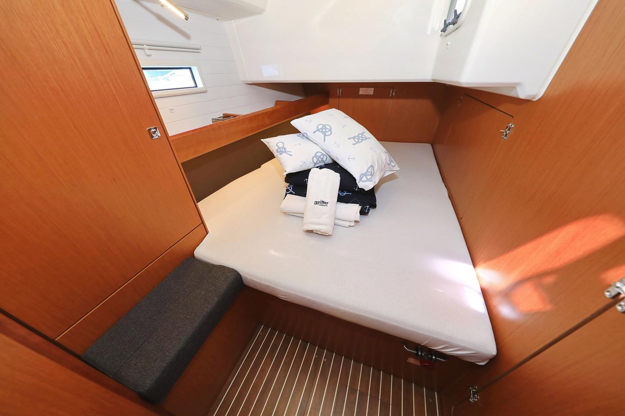 Bavaria Cruiser 46, Avior | Yacht Charter Croatia