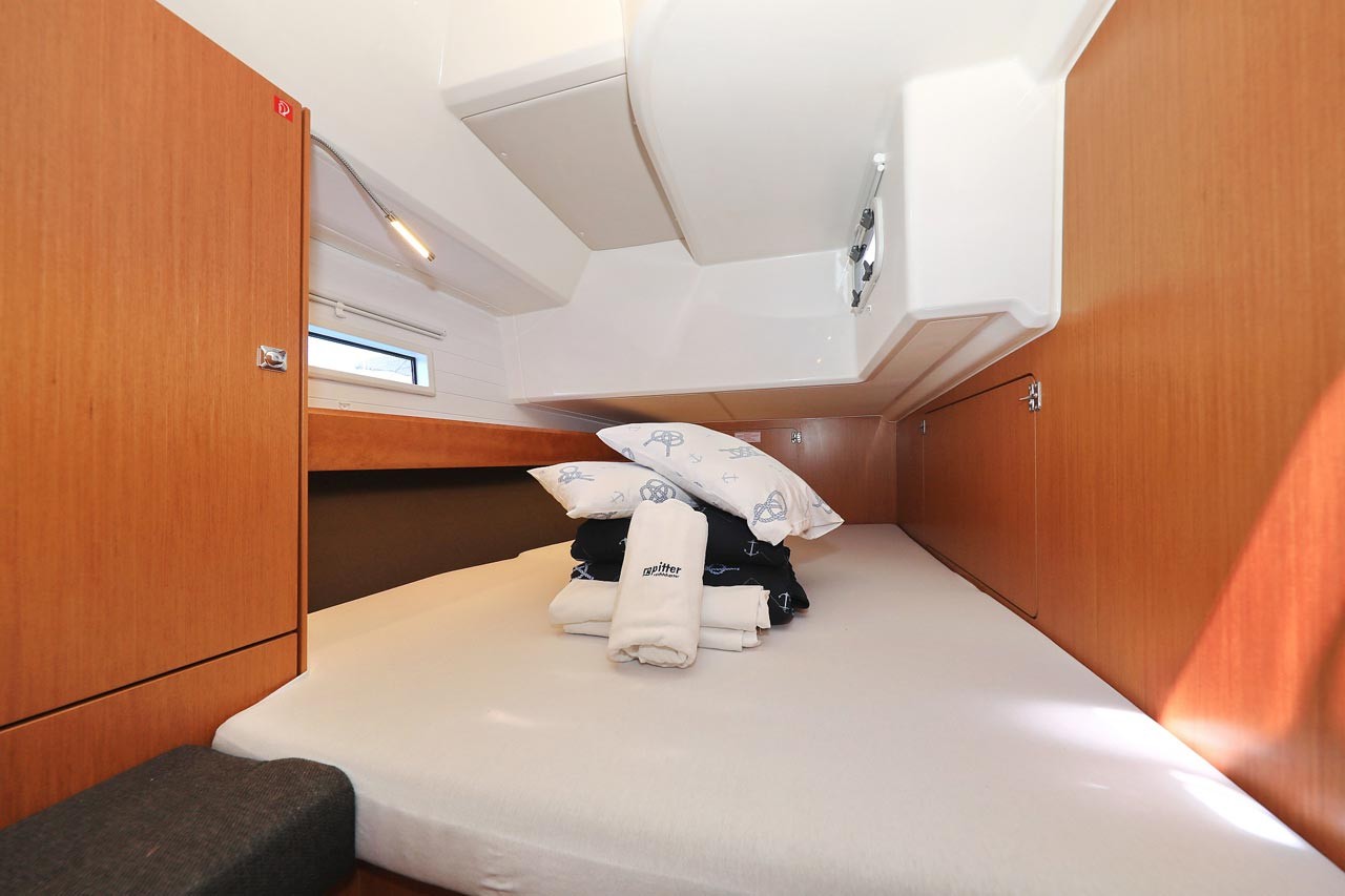Bavaria Cruiser 46, Avior | Yacht Charter Croatia
