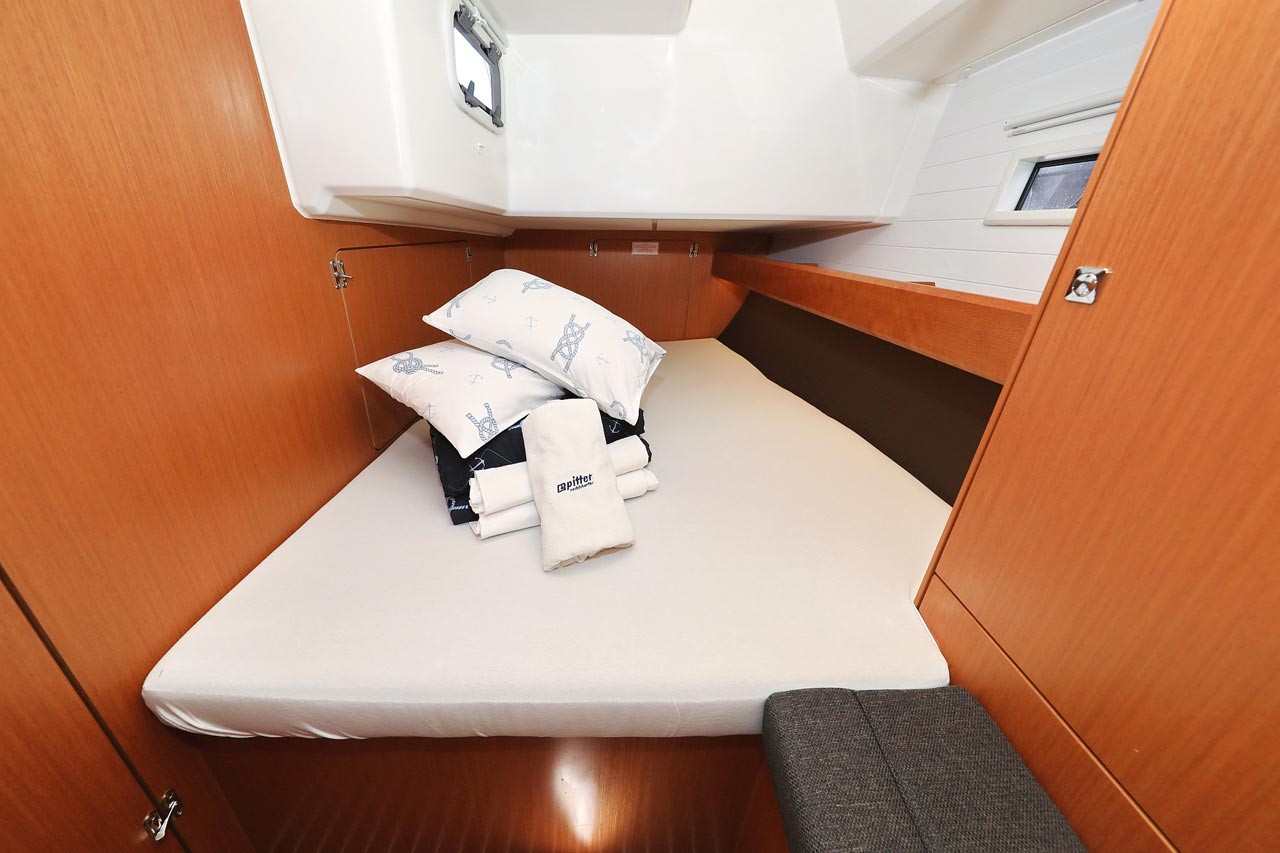 Bavaria Cruiser 46, Avior | Yacht Charter Croatia