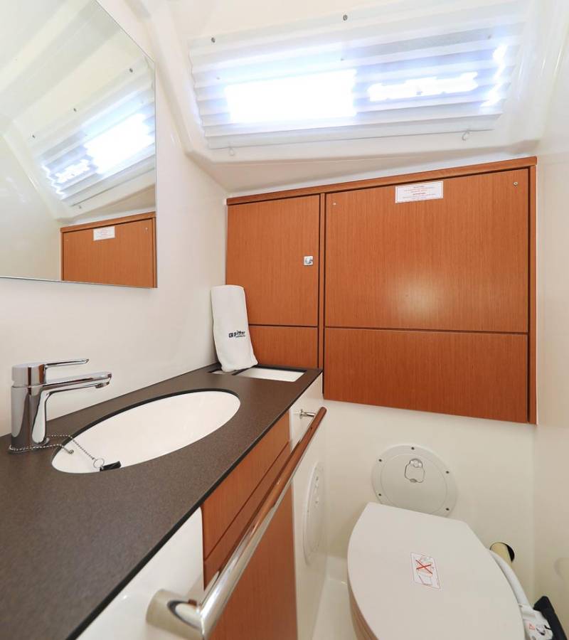 Bavaria Cruiser 46, Avior | Yacht Charter Croatia