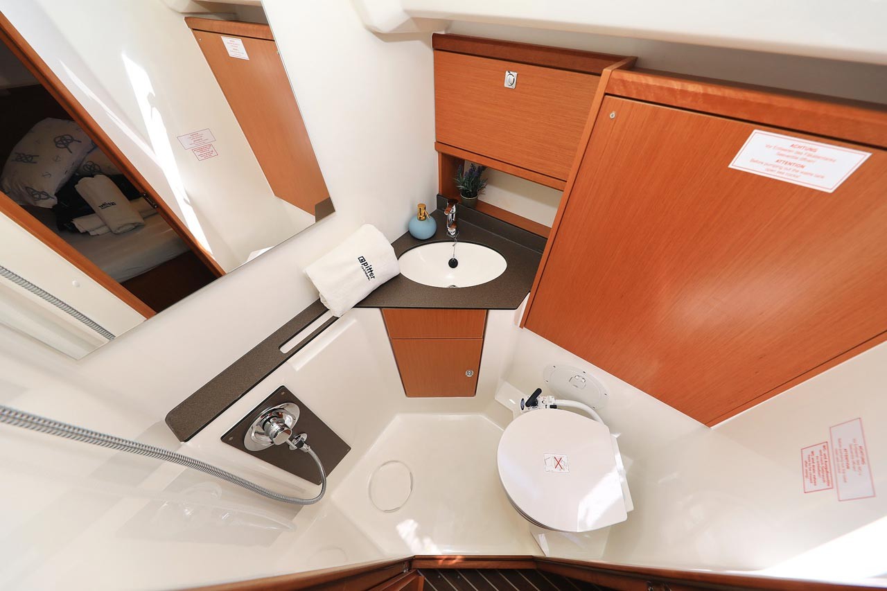 Bavaria Cruiser 46, Avior | Yacht Charter Croatia