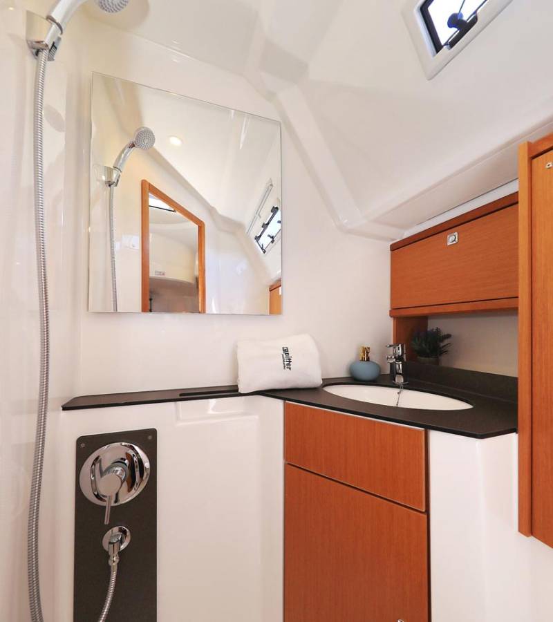 Bavaria Cruiser 46, Avior | Yacht Charter Croatia