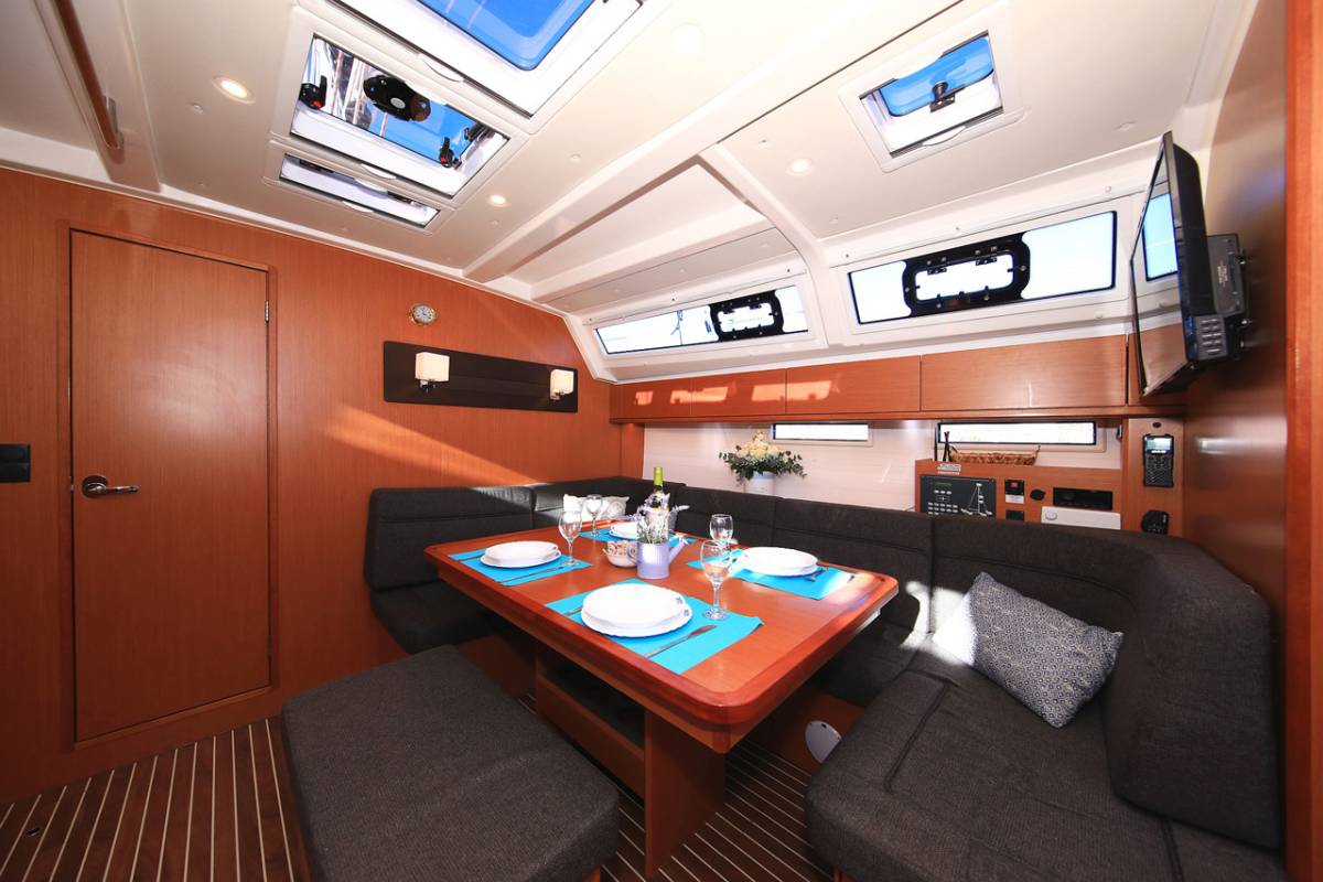 Bavaria Cruiser 46, Kneginja | Yacht Charter Croatia