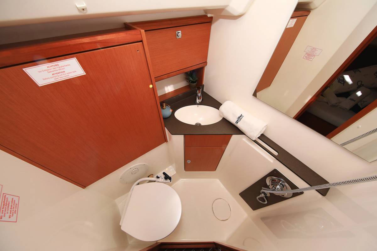 Bavaria Cruiser 46, Kneginja | Yacht Charter Croatia