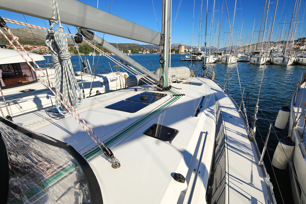 Bavaria Cruiser 46, Saphir | Yacht Charter Croatia