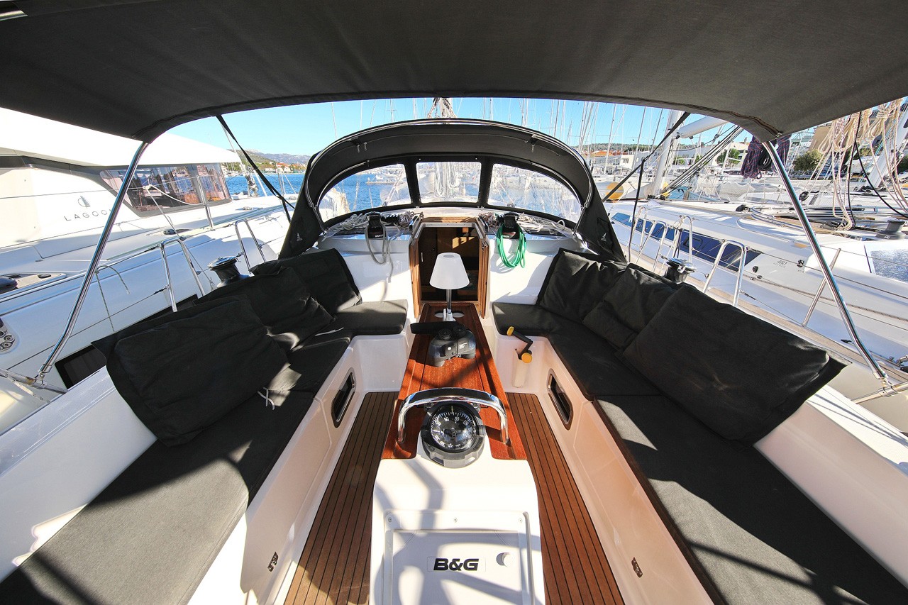 Bavaria Cruiser 46, Saphir | Yacht Charter Croatia