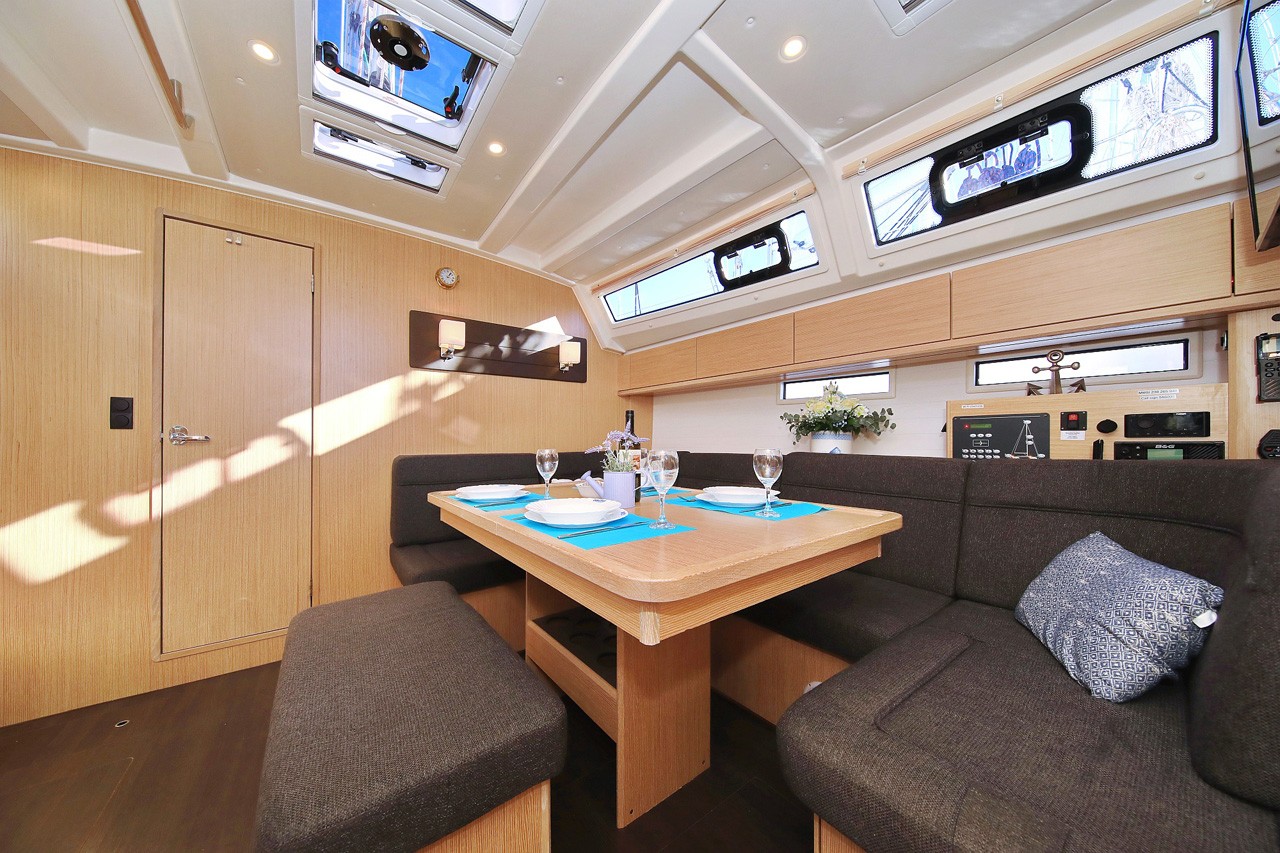 Bavaria Cruiser 46, Saphir | Yacht Charter Croatia